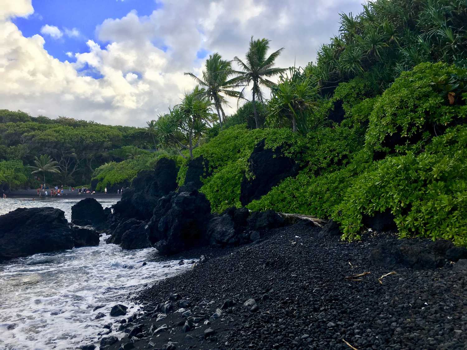 Beautiful view at Wai'anapanapa State Park on the road to Hana in Maui, Hawaii